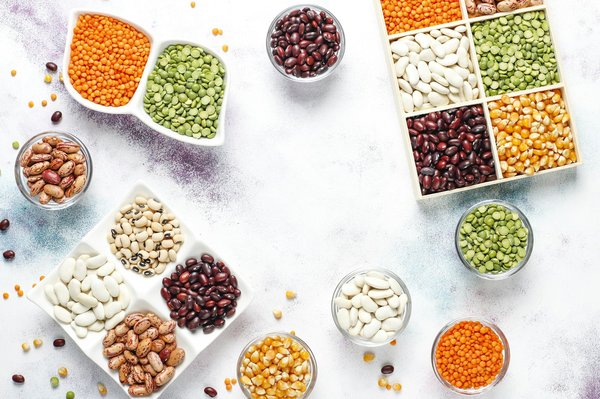 Quels sont les meilleurs conseils pour cuisiner des plats à base de légumes crus pour un repas minceur?